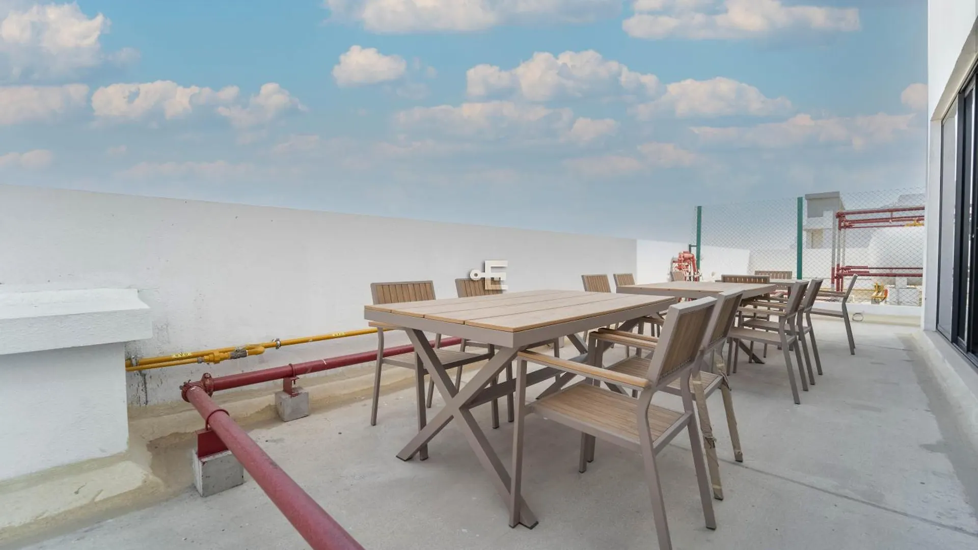 Everluxe 2-Bed Apt In Al Karama With Terrace Apartment Dubai 0*,  United Arab Emirates
