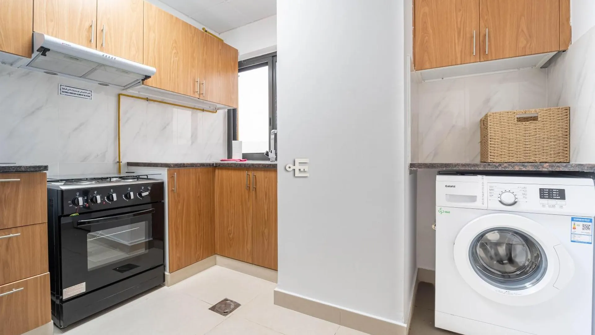 Everluxe 2-Bed Apt In Al Karama With Terrace Apartment Dubai