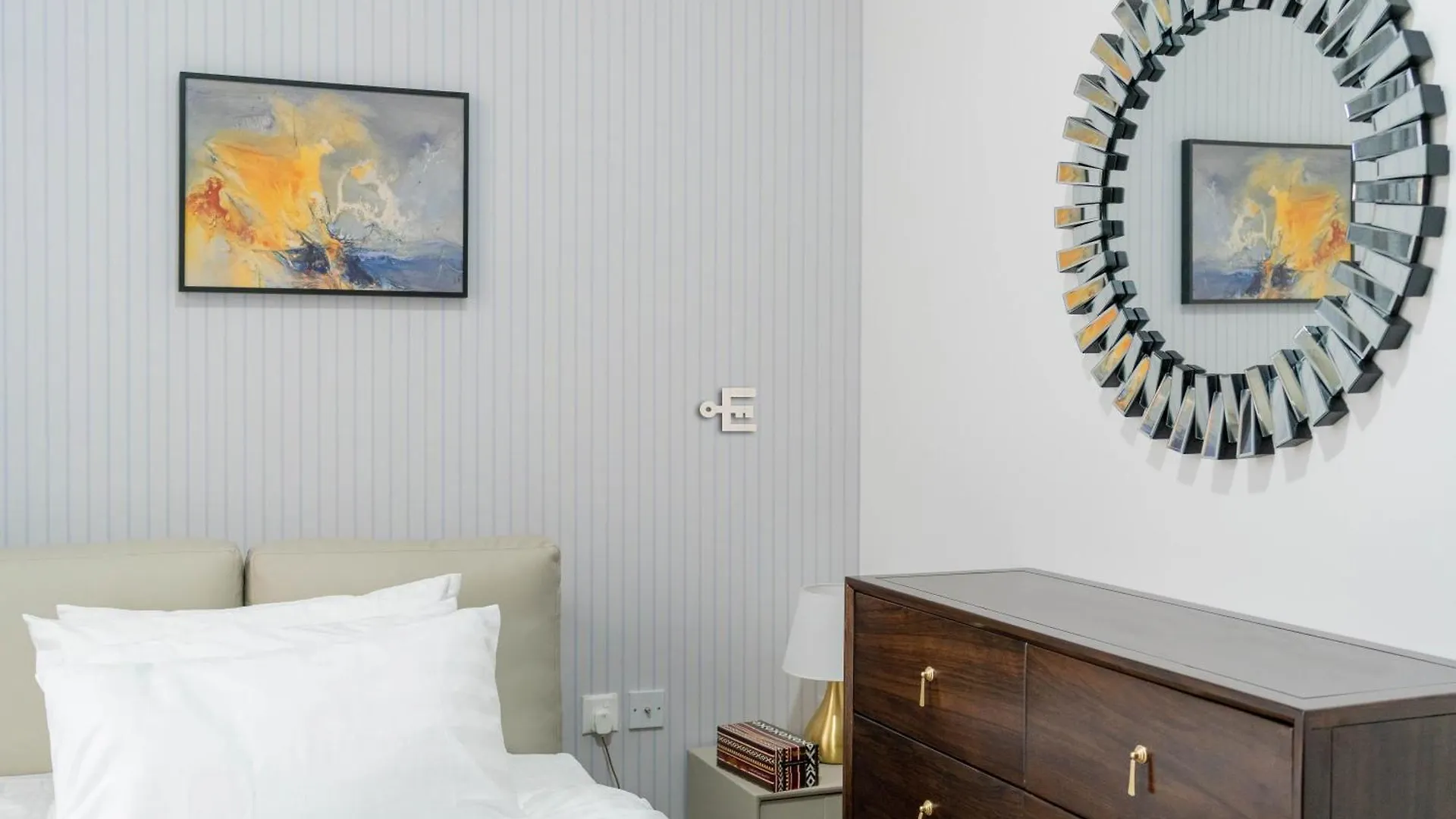 Everluxe 2-Bed Apt In Al Karama With Terrace Apartment Dubai United Arab Emirates