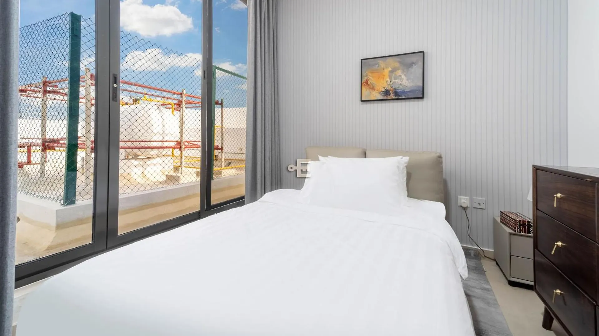 Everluxe 2-Bed Apt In Al Karama With Terrace Apartment Dubai 0*,  United Arab Emirates
